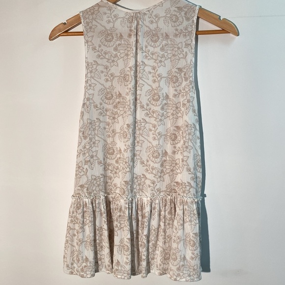 Kismet - floral sleeveless Rayon top. Size M - Picture 2 of 7